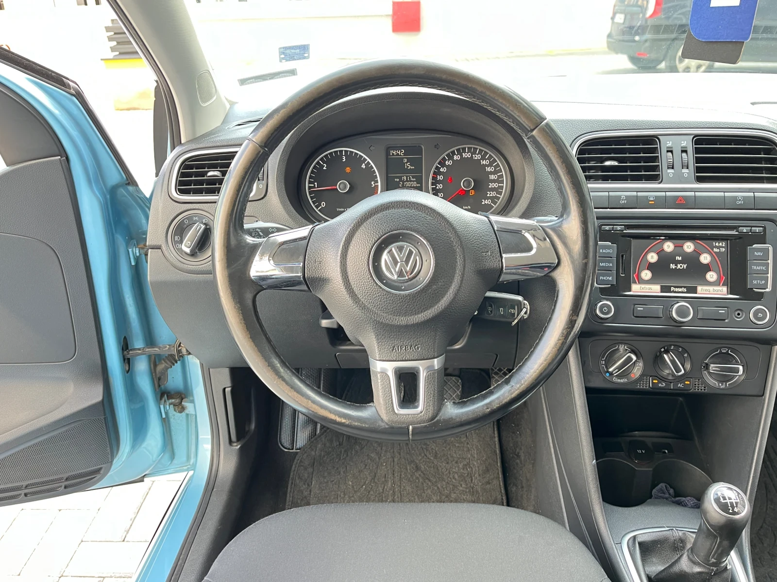 VW Polo 1.2TDI/RLLINE, снимка 14 - Автомобили и джипове - 54181029
