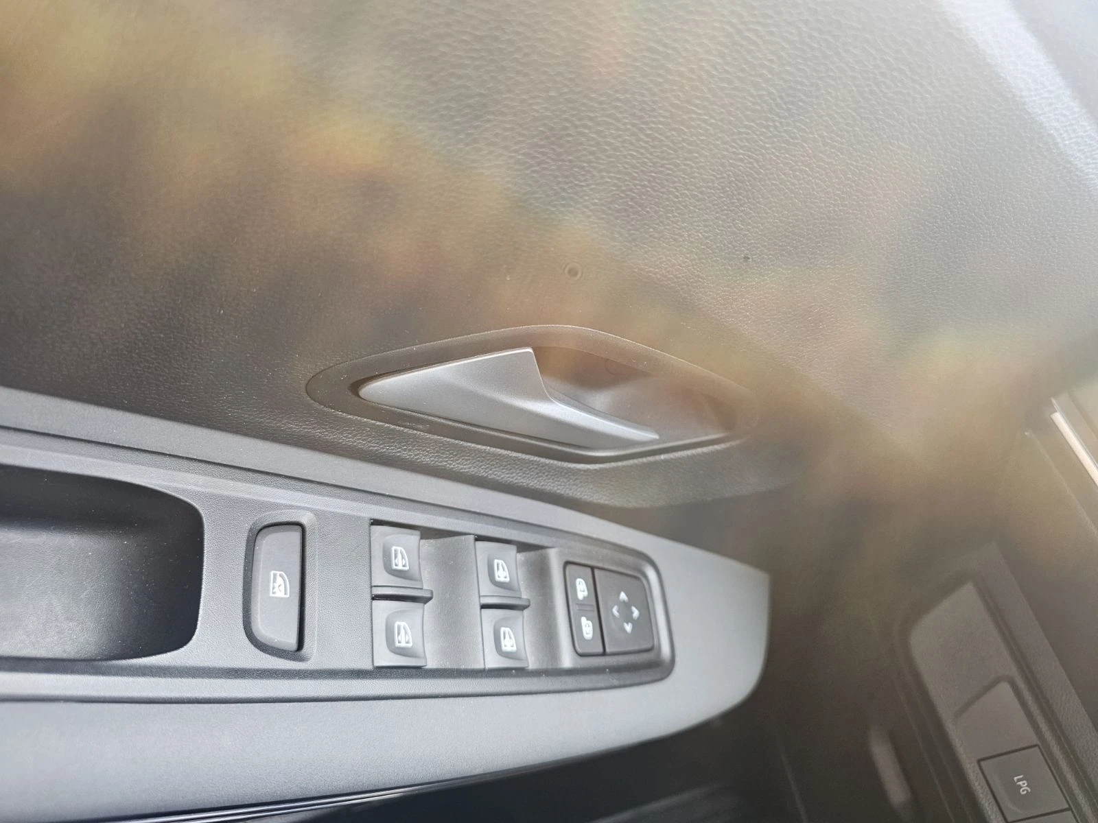 Dacia Sandero 1.0 TCe 100 LPG, снимка 12 - Автомобили и джипове - 54227038