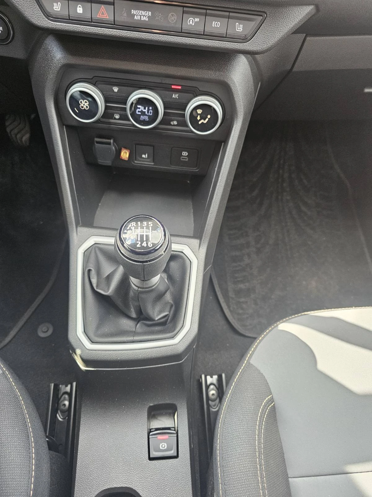 Dacia Sandero 1.0 TCe 100 LPG, снимка 9 - Автомобили и джипове - 54227038