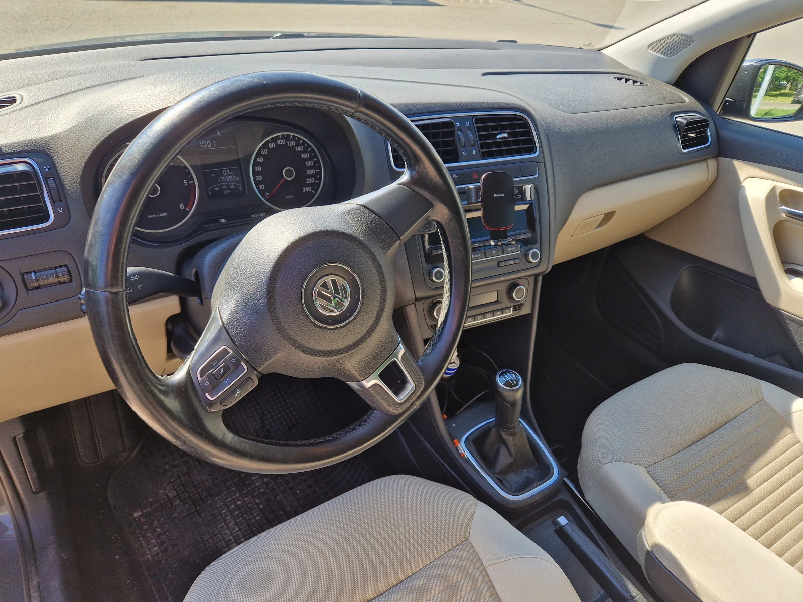 VW Polo, снимка 5 - Автомобили и джипове - 54287919