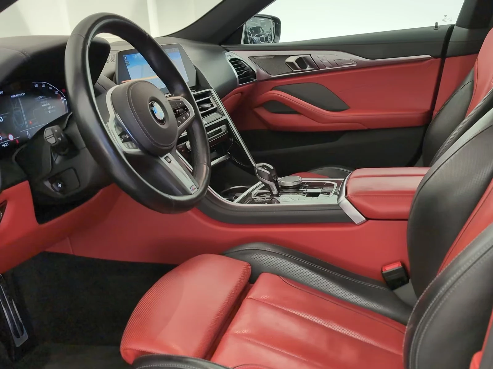BMW 850 GRANCOUPE/530HP/360/PANO/SHADOW/H&K/392z, снимка 8 - Автомобили и джипове - 54414110