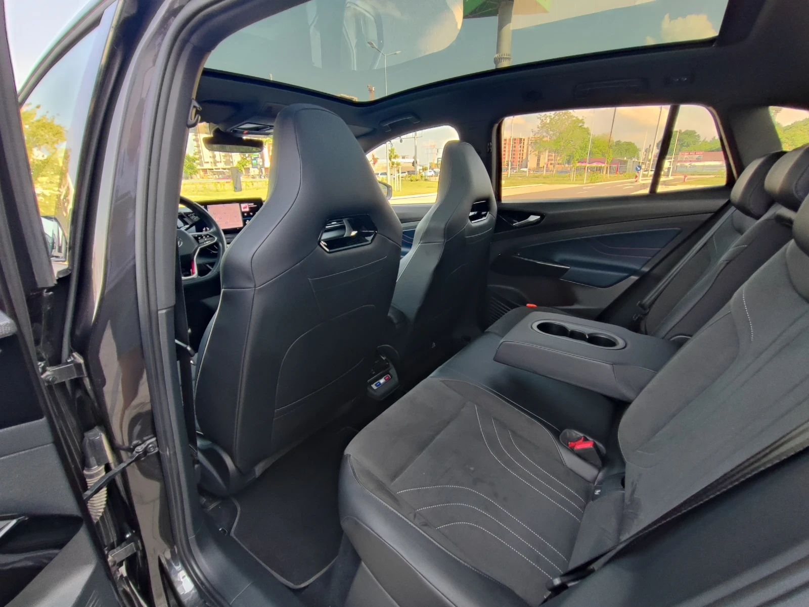 VW ID.4 GTX/4 MOTION/IQ/HUD/360CAM/PANO/МАСАЖ/ТЕРМОПОМПА, снимка 15 - Автомобили и джипове - 54475419