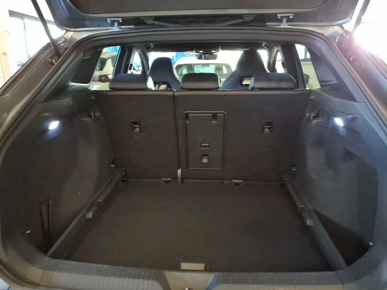 VW ID.4 GTX/220KW/4 MOTION/IQ/MASSAGE/HUD/PANO/FULL/59х.км, снимка 9 - Автомобили и джипове - 54475419