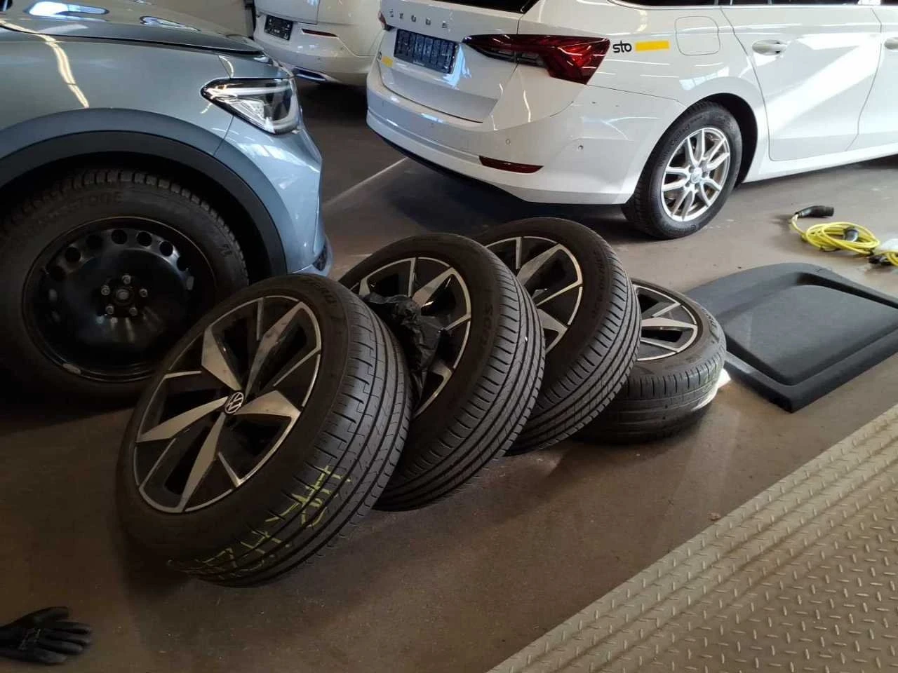VW ID.4 GTX/220KW/4 MOTION/IQ/MASSAGE/HUD/PANO/FULL/59х.км, снимка 10 - Автомобили и джипове - 54475419