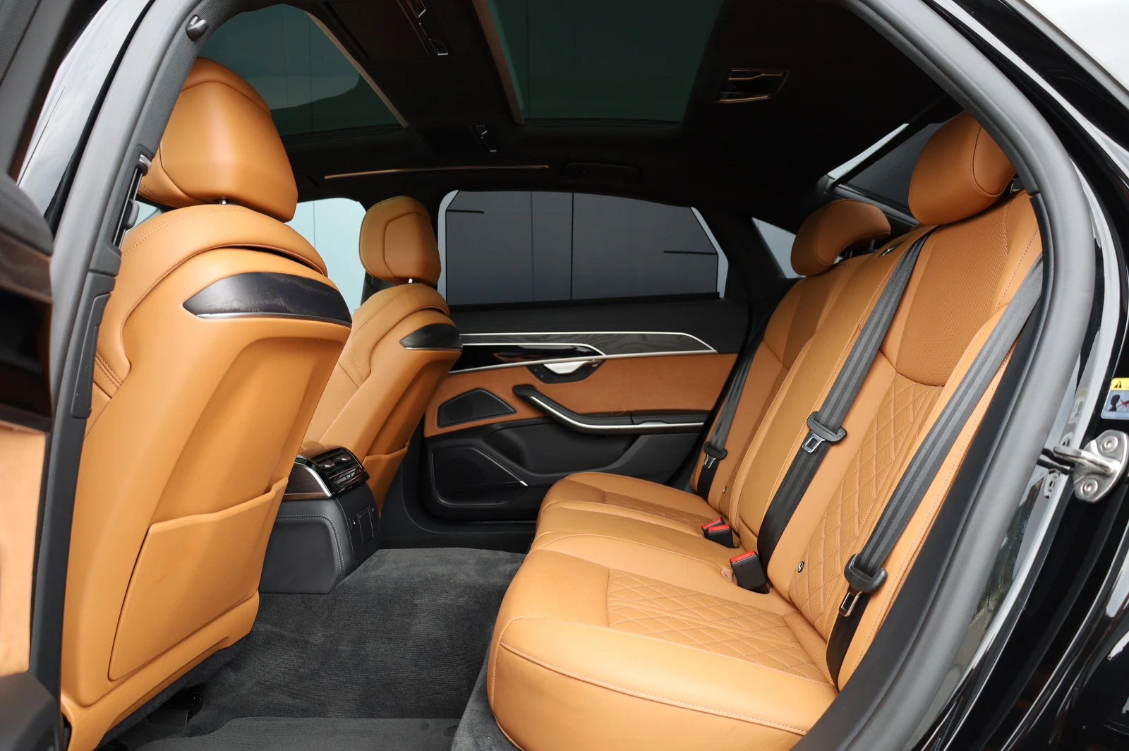 Audi A8 LONG* FACELIFT* S-LINE* RS* DIGITAL OLED LIGHT* B&, снимка 15 - Автомобили и джипове - 54477804
