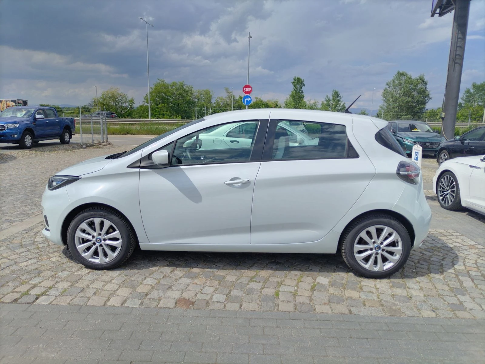 Renault Zoe 52kw/ 108к.с., снимка 8 - Автомобили и джипове - 54774098