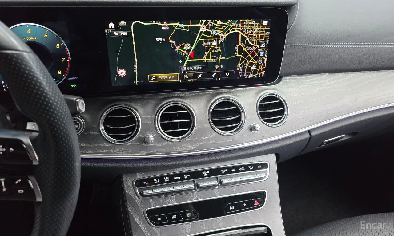 Mercedes-Benz E 350 * КРАЙНА ЦЕНА ДО БЪЛГАРИЯ * АВТОКРЕДИТ, снимка 16 - Автомобили и джипове - 55540645