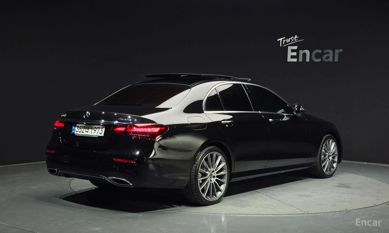 Mercedes-Benz E 350 * КРАЙНА ЦЕНА ДО БЪЛГАРИЯ * АВТОКРЕДИТ, снимка 3 - Автомобили и джипове - 55540645