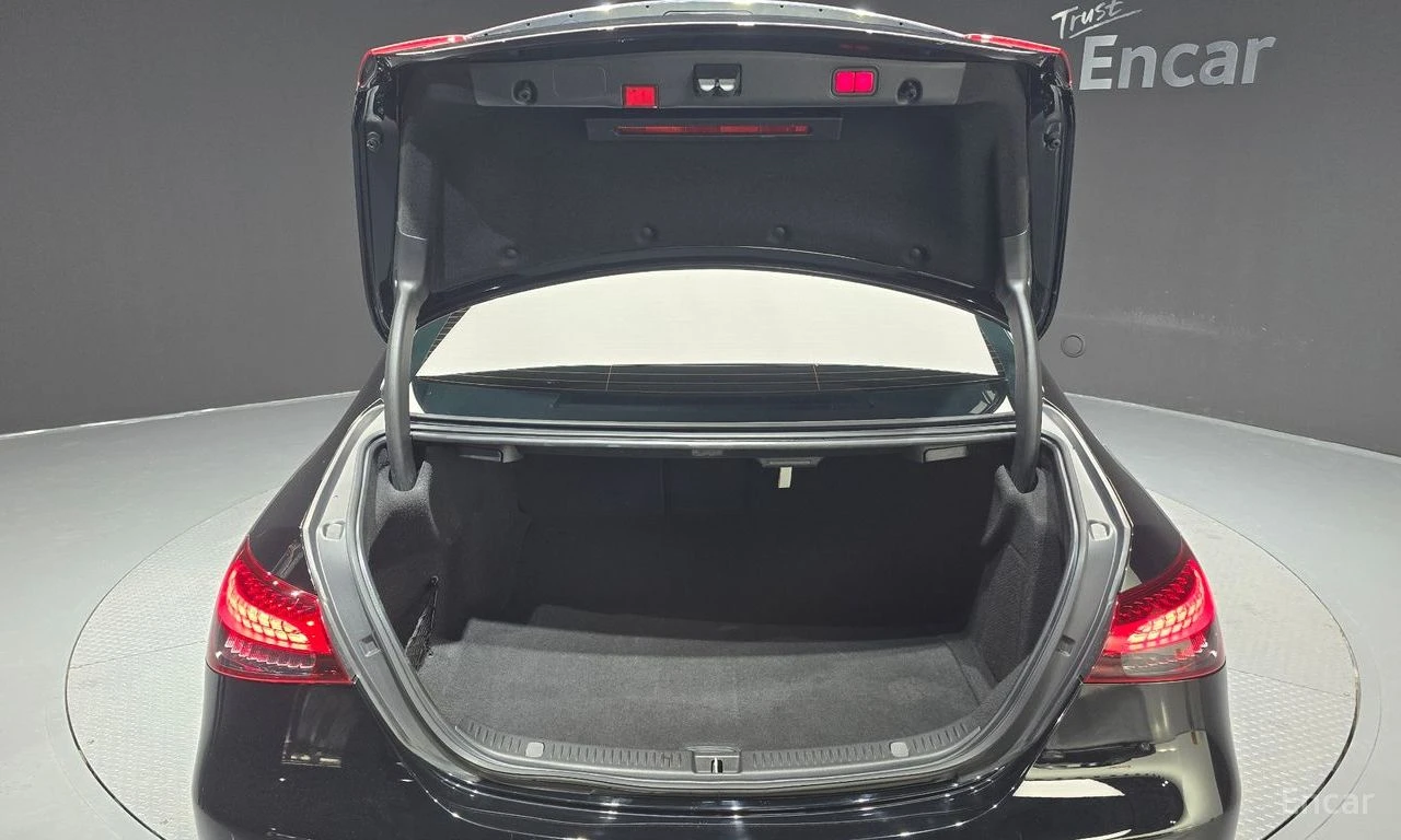 Mercedes-Benz E 350 * КРАЙНА ЦЕНА ДО БЪЛГАРИЯ * АВТОКРЕДИТ, снимка 10 - Автомобили и джипове - 55540645