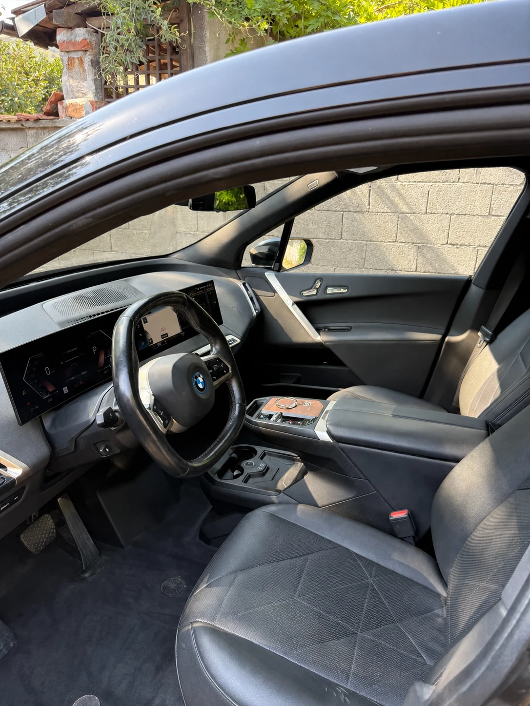 BMW iX 40 xDrive Massage, HeadUp, 93% SOH, снимка 6 - Автомобили и джипове - 55650730