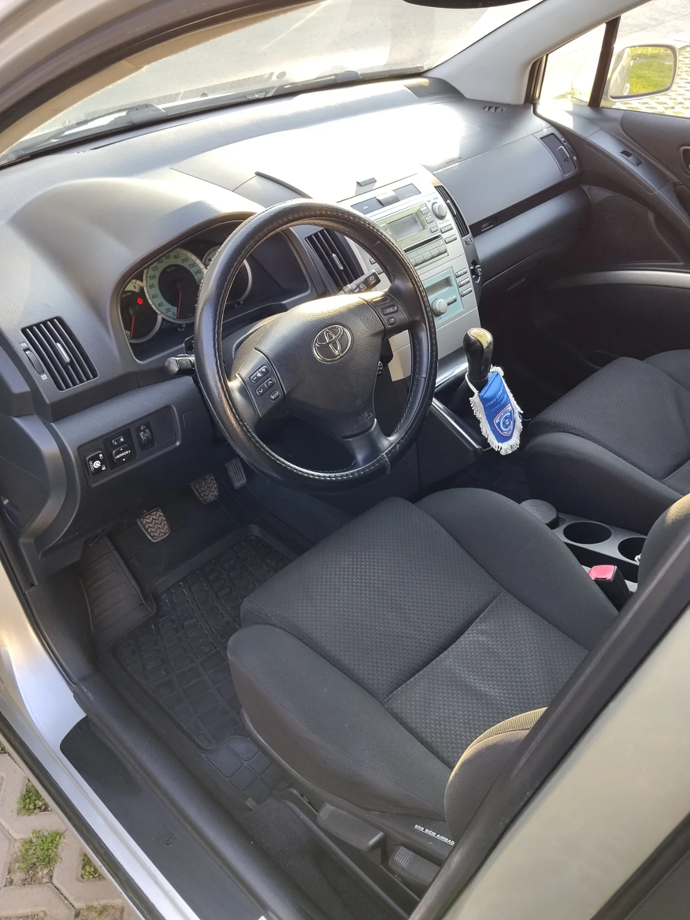 Toyota Corolla verso, снимка 7 - Автомобили и джипове - 55768596