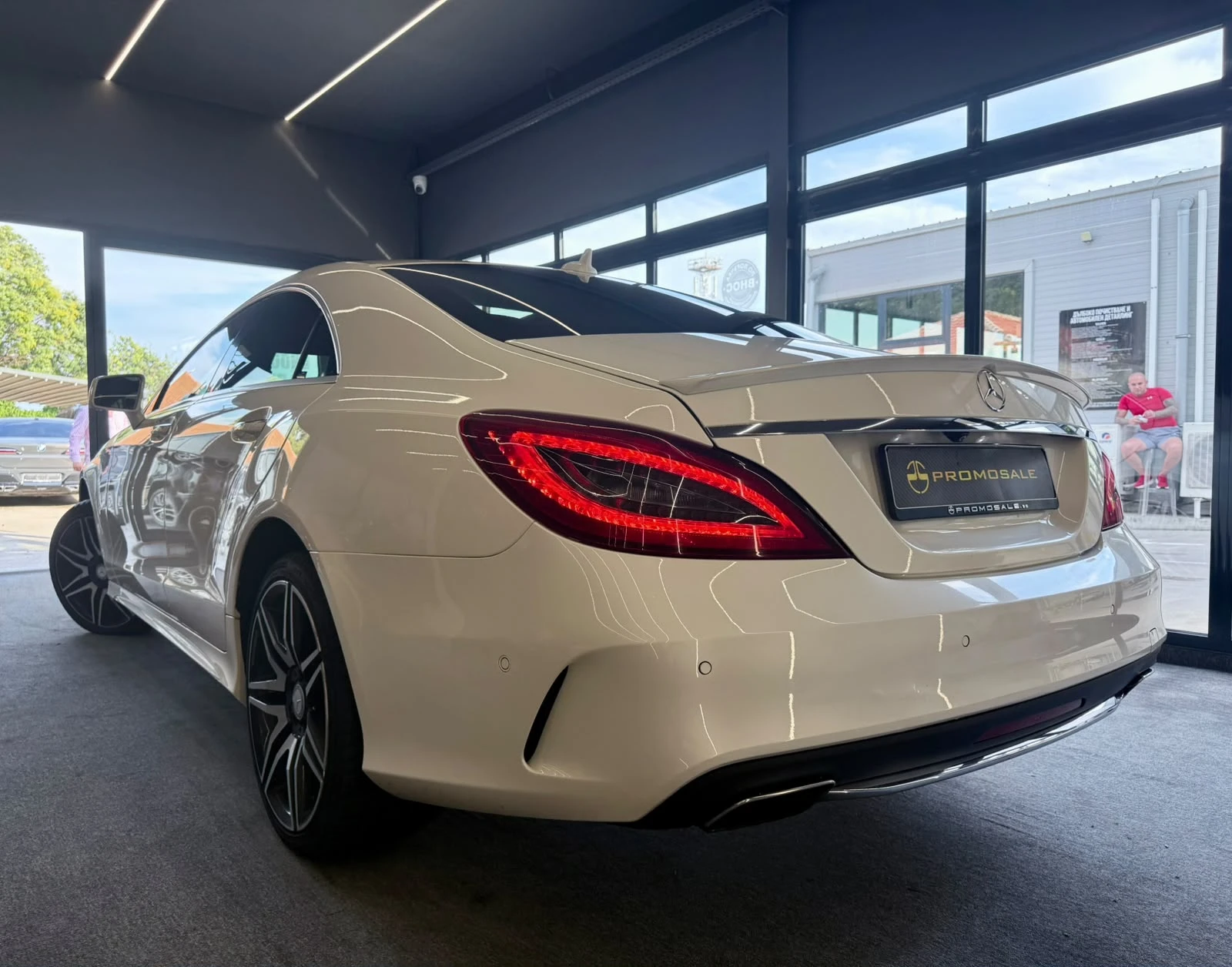 Mercedes-Benz CLS 350 4M* AMG* Full* H&K* Обдух* ЛИЗИНГ , снимка 4 - Автомобили и джипове - 56172016
