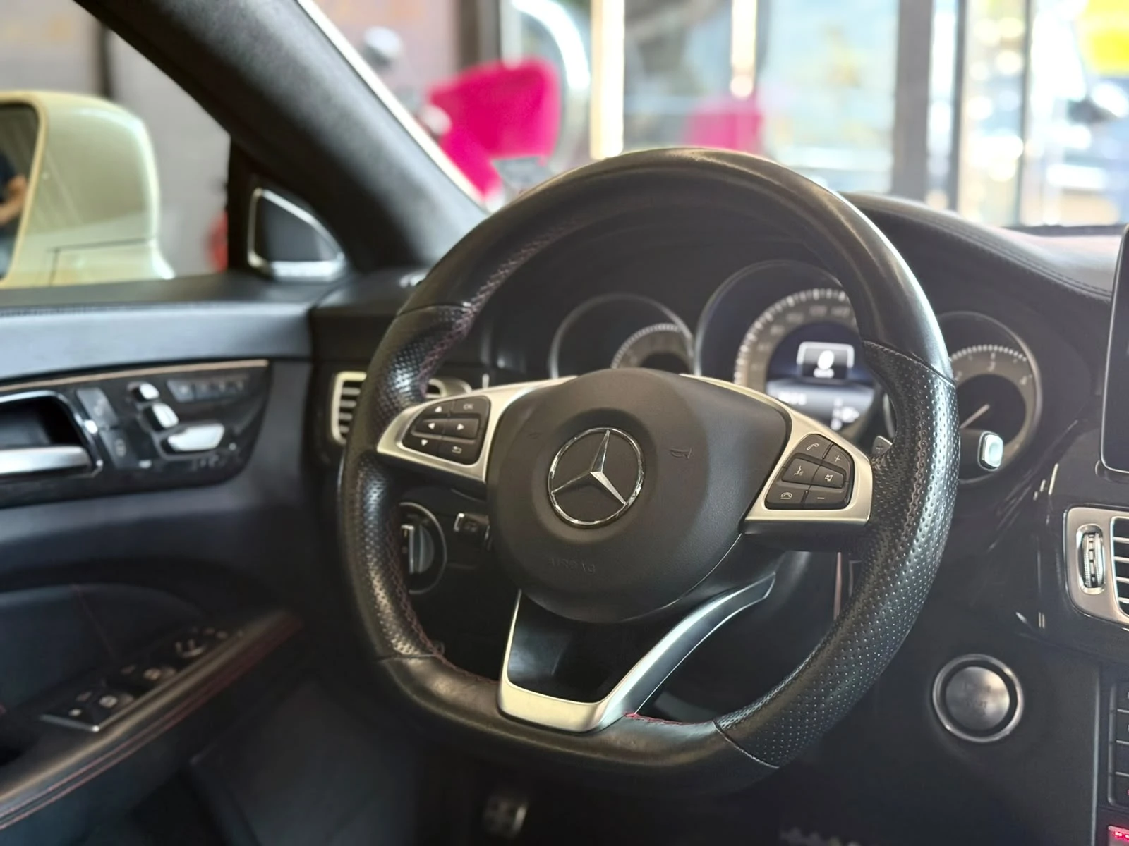 Mercedes-Benz CLS 350 4M* AMG* Full* H&K* Обдух* ЛИЗИНГ , снимка 10 - Автомобили и джипове - 56172016