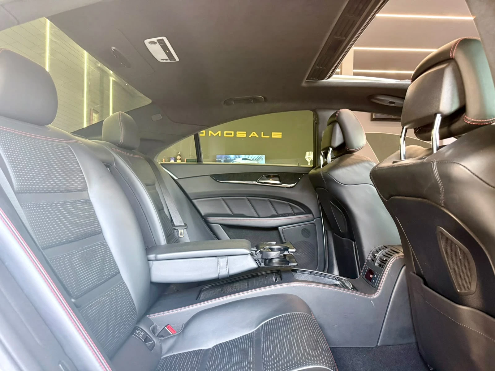 Mercedes-Benz CLS 350 4M* AMG* Full* H&K* Обдух* ЛИЗИНГ , снимка 15 - Автомобили и джипове - 56172016