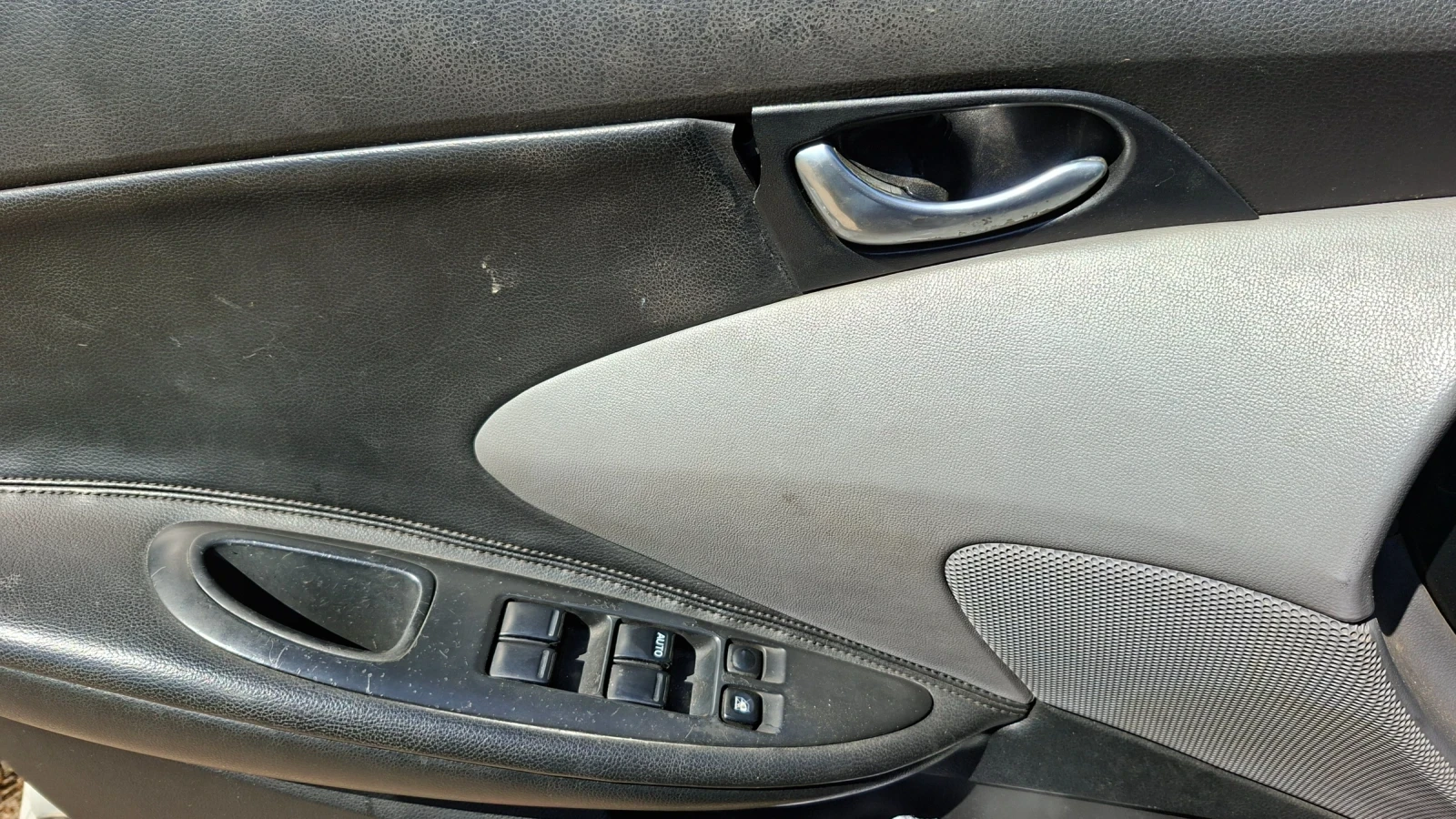 Nissan Primera Седан, снимка 8 - Автомобили и джипове - 56585166