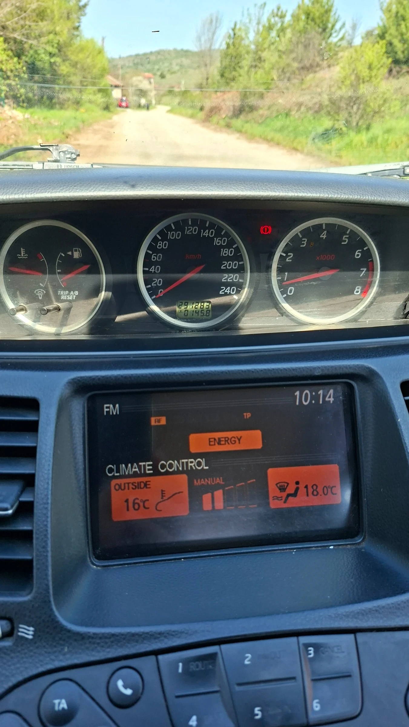 Nissan Primera Седан, снимка 9 - Автомобили и джипове - 56585166