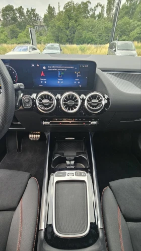 Mercedes-Benz GLA 35 4MATIC, снимка 13
