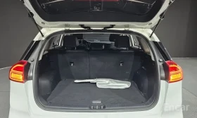 Kia Niro ОБДУХВАНЕ / 64 KWH / FWD / ДИСТРОНИК / ЛИЗИНГ, снимка 16