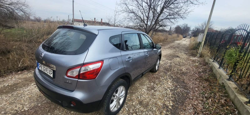 Nissan Qashqai 2.0, снимка 4 - Автомобили и джипове - 49156274