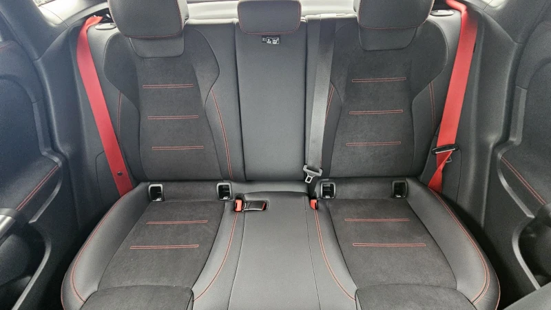 Mercedes-Benz GLA 35 4MATIC, снимка 14 - Автомобили и джипове - 49705813