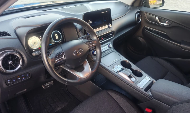 Hyundai Kona Prime/64kwh/HUD/Термопомпа/Сервизна книжка, снимка 8 - Автомобили и джипове - 52711261