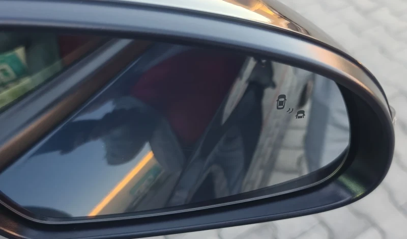 Hyundai Kona Prime/64kwh/HUD/Термопомпа/Сервизна книжка, снимка 13 - Автомобили и джипове - 52711261