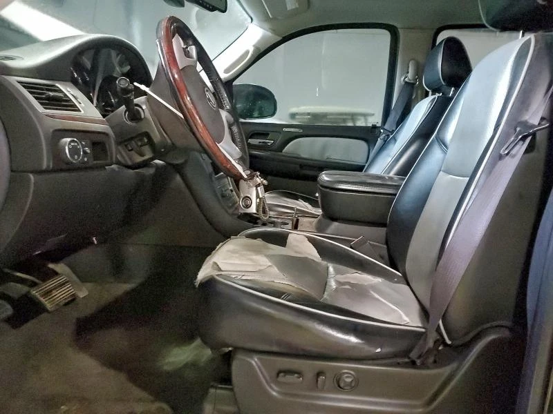 Cadillac Escalade 6.2L 8 All wheel drive - изображение 10