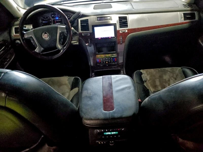 Cadillac Escalade 6.2L 8 All wheel drive, снимка 11 - Автомобили и джипове - 53090387