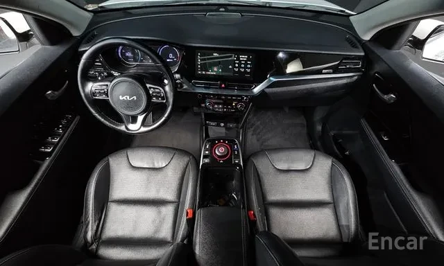 Kia Niro ОБДУХВАНЕ / 64 KWH / FWD / ДИСТРОНИК / ЛИЗИНГ, снимка 7 - Автомобили и джипове - 55094321
