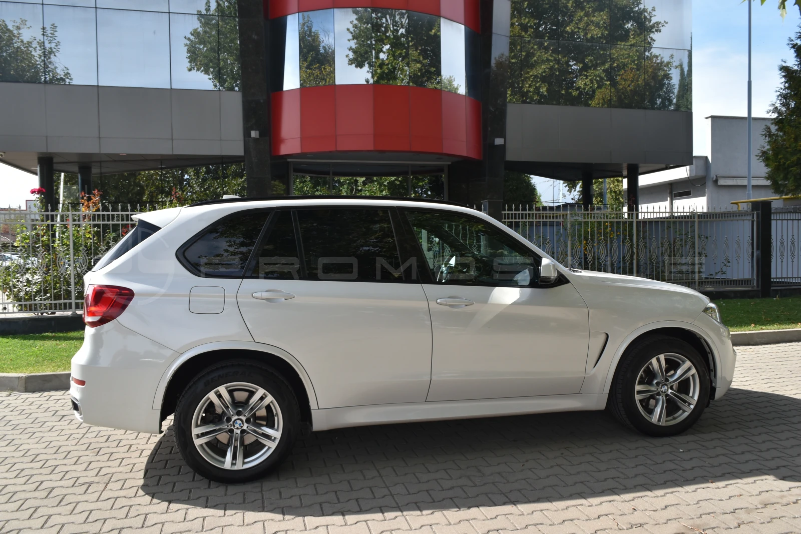 BMW X5 40d xDrive M* KeyGo* SoftClose* h/k* HUD* Individu - изображение 6