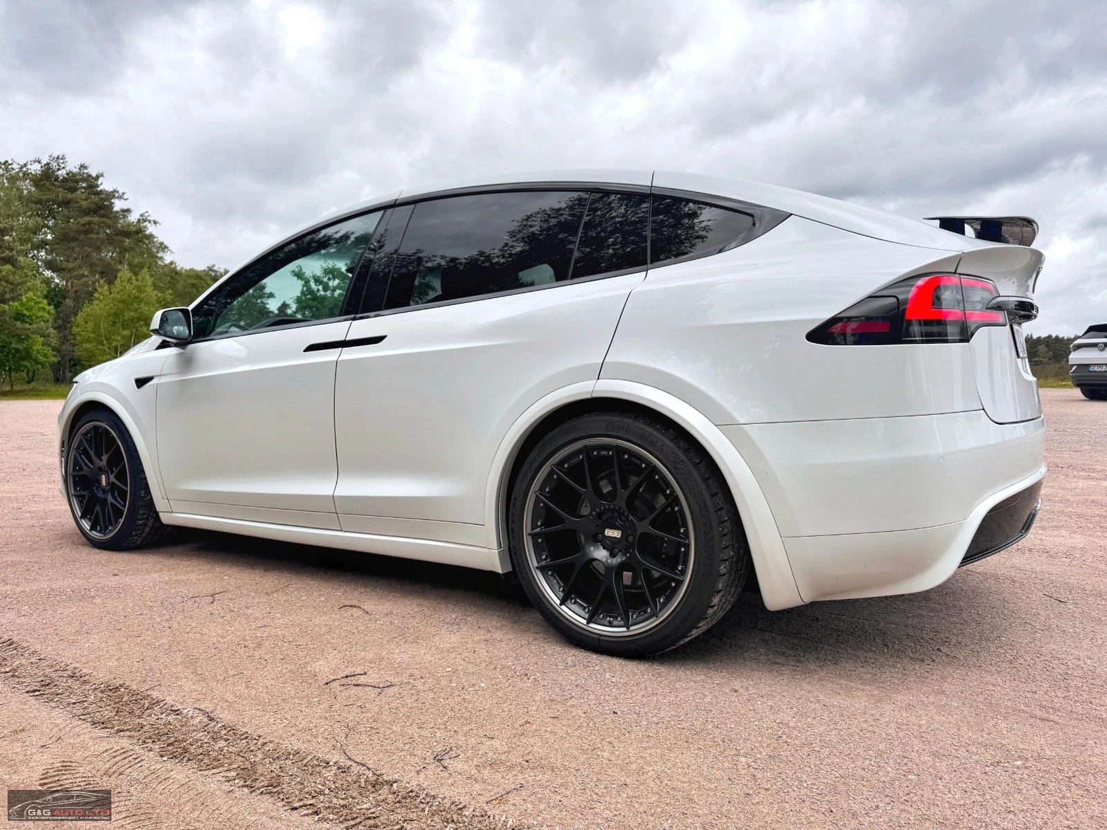 Tesla Model X PLAID/1020HP/TRI-MOTORS/6SEATS/360/623v - изображение 2
