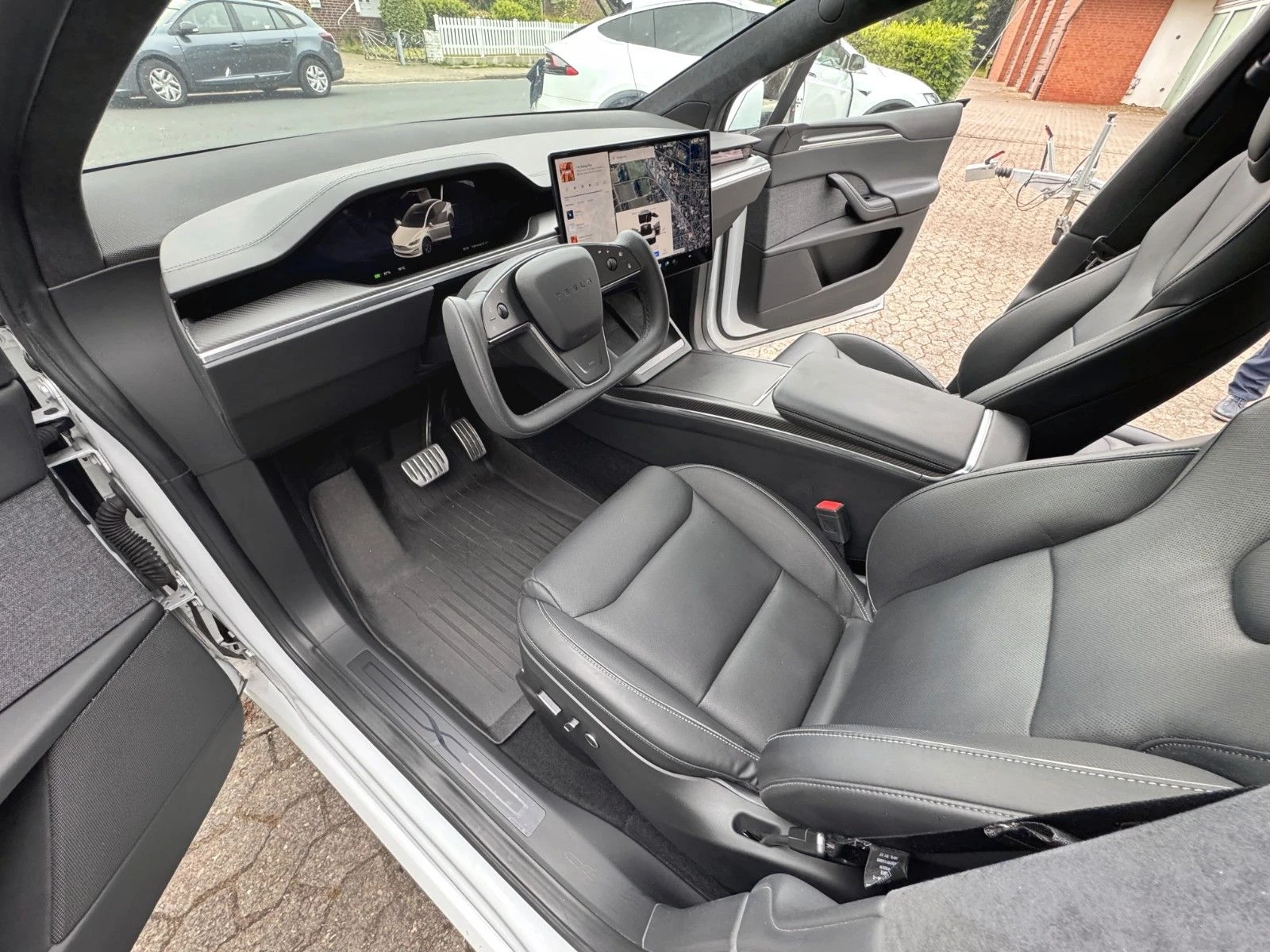 Tesla Model X PLAID/1020HP/TRI-MOTORS/6SEATS/360/623v - изображение 9
