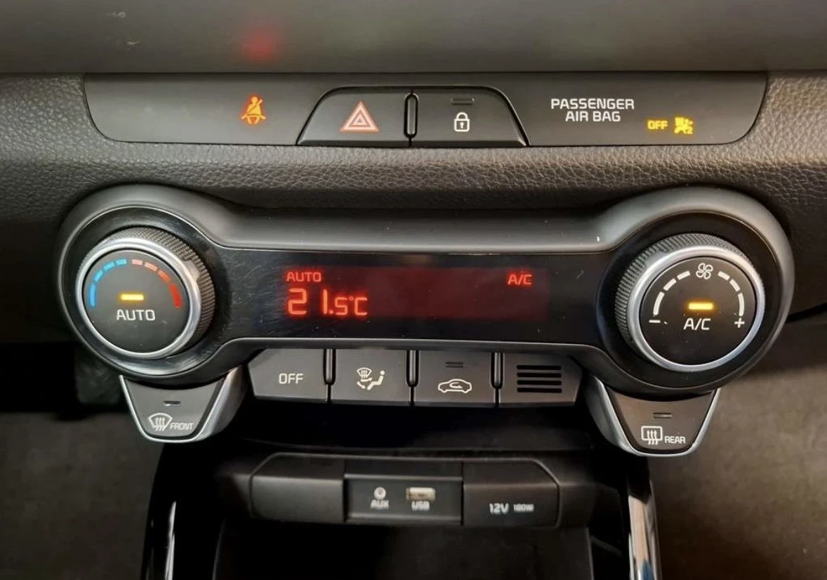 Kia Stonic 1.6Дизел | Mobile.bg — изображение 7