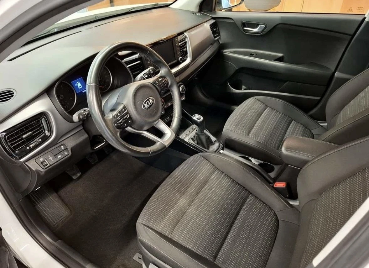 Kia Stonic 1.6Дизел | Mobile.bg — изображение 5