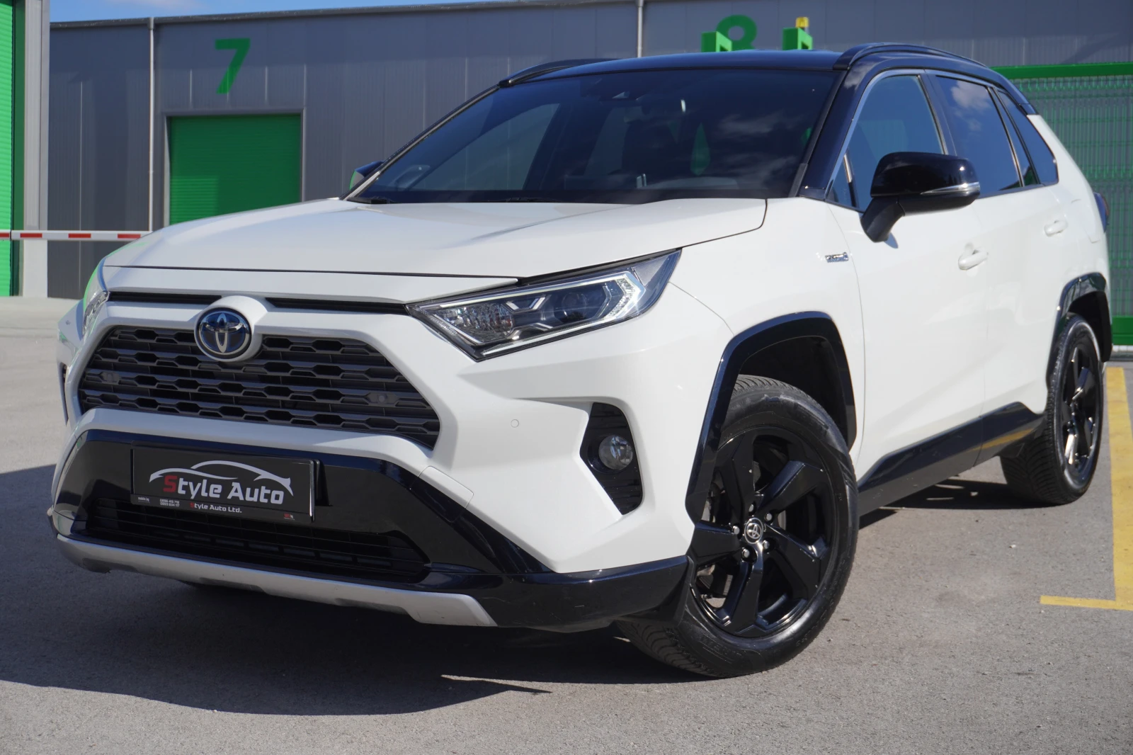 Toyota Rav4 2.5i Hybrid AWD-i Exclusive/БЯЛА ПЕРЛА, снимка 3 - Автомобили и джипове - 53649831