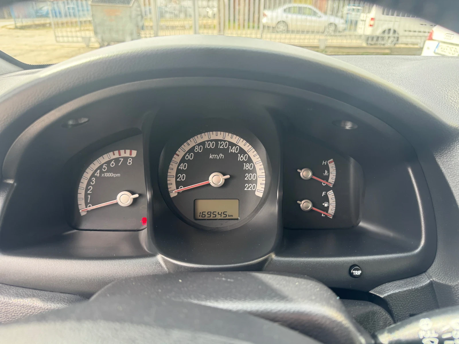 Kia Sportage 2.0i, снимка 11 - Автомобили и джипове - 53905622