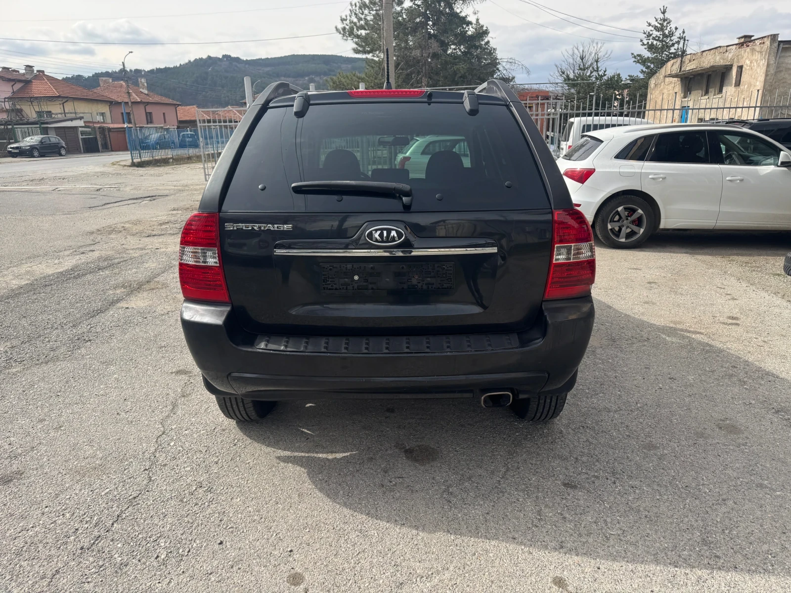 Kia Sportage 2.0i, снимка 4 - Автомобили и джипове - 53905622