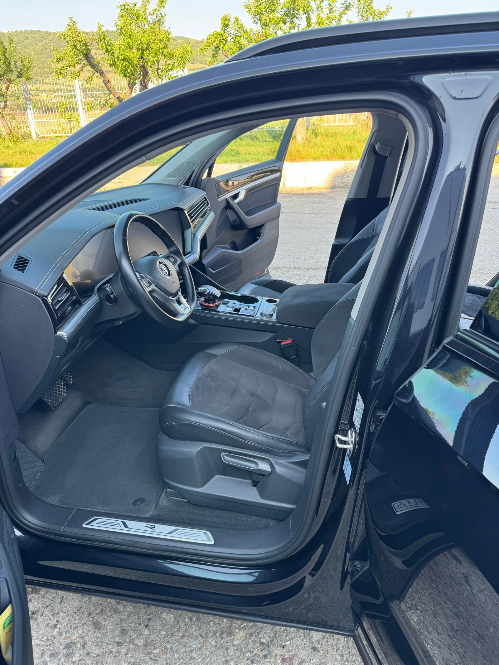 VW Touareg R line, снимка 5 - Автомобили и джипове - 54526769
