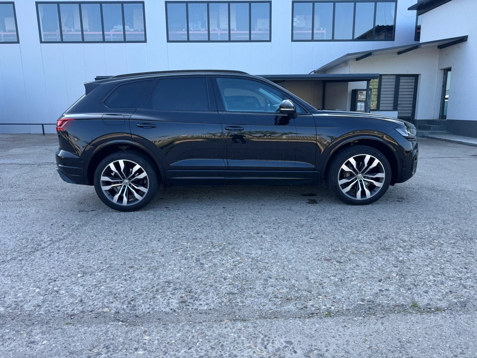 VW Touareg R line, снимка 10 - Автомобили и джипове - 54526769