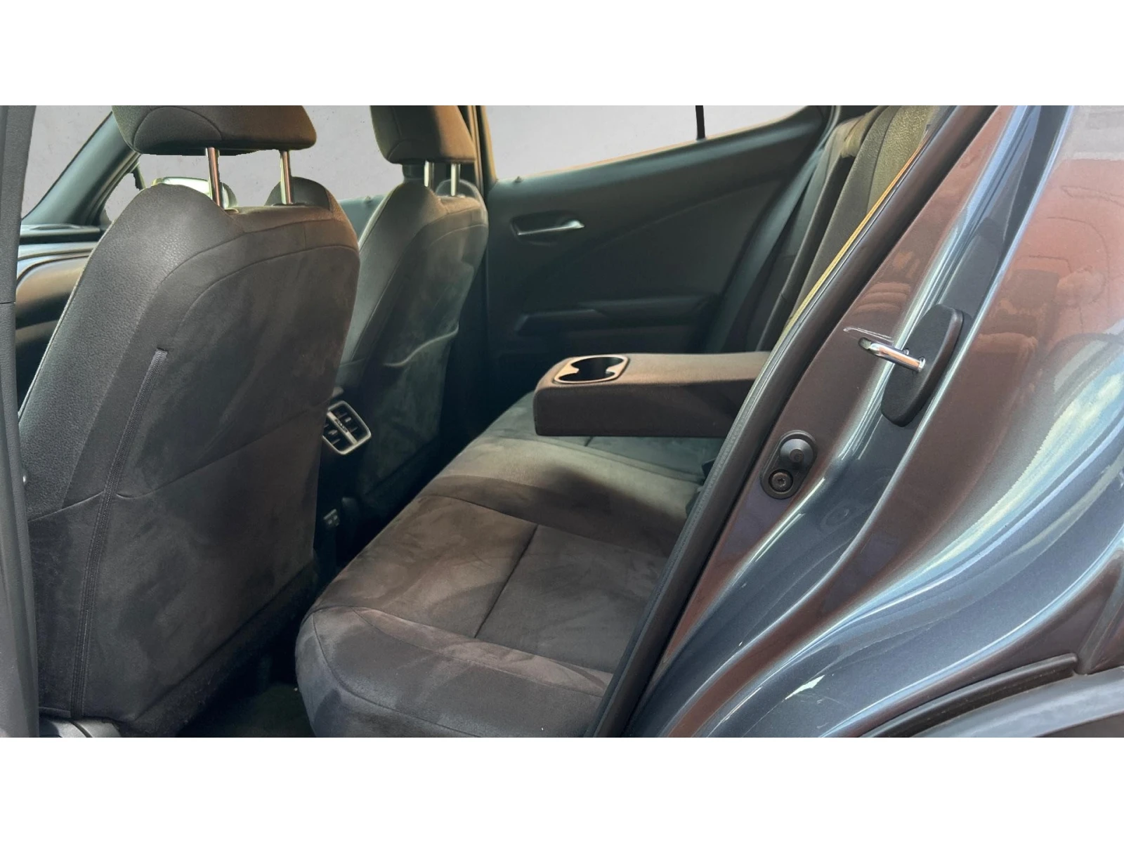Lexus UX 250h Месечна вноска от 388  , снимка 12 - Автомобили и джипове - 55579020