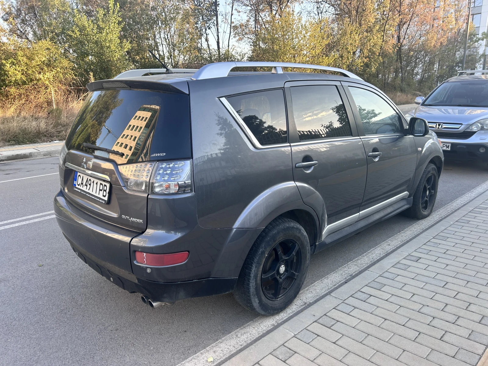 Mitsubishi Outlander, снимка 4 - Автомобили и джипове - 55625098