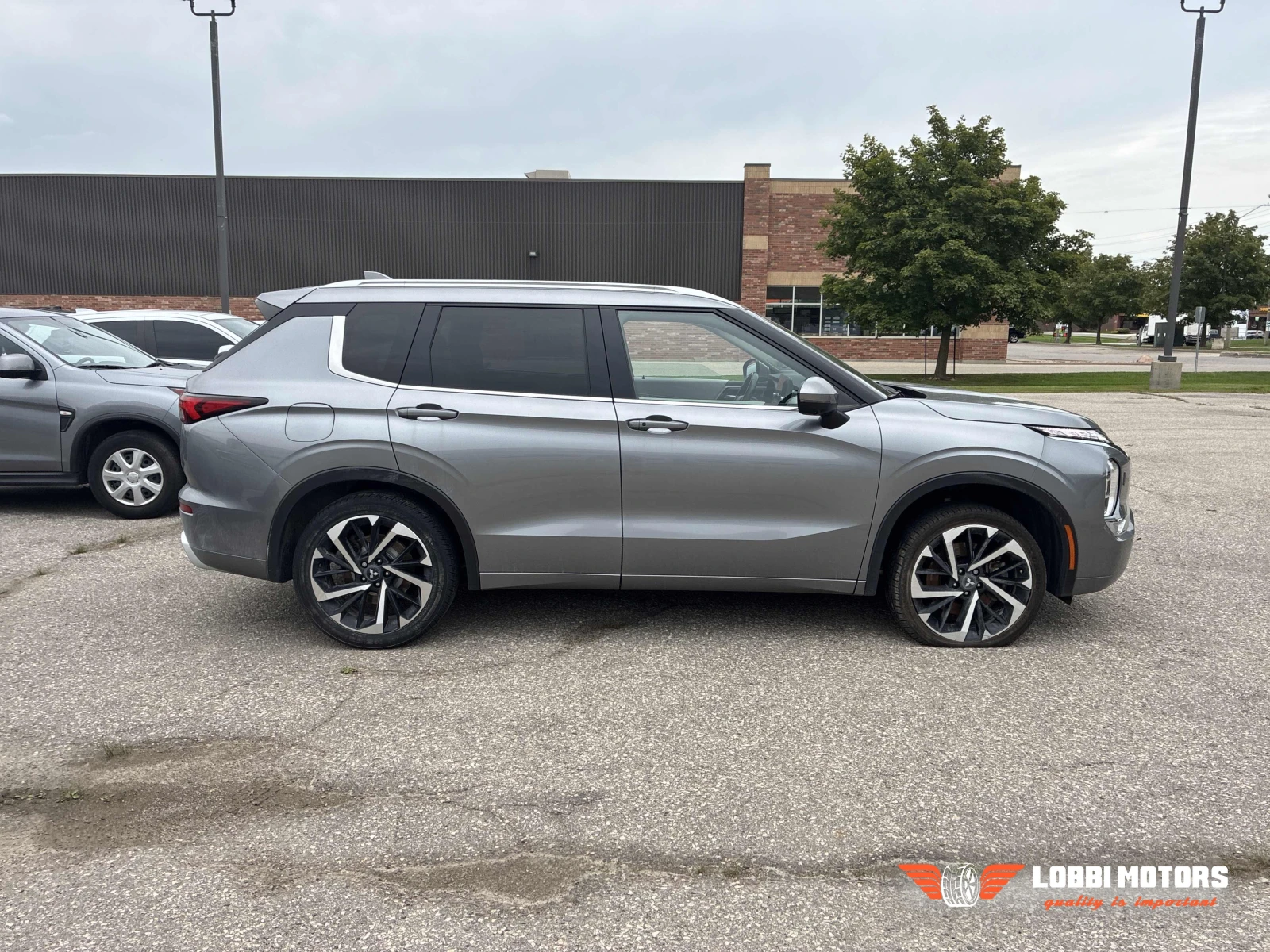 Mitsubishi Outlander, снимка 3 - Автомобили и джипове - 56103629