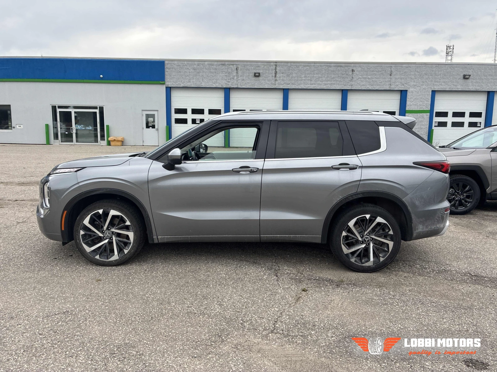 Mitsubishi Outlander, снимка 2 - Автомобили и джипове - 56103629