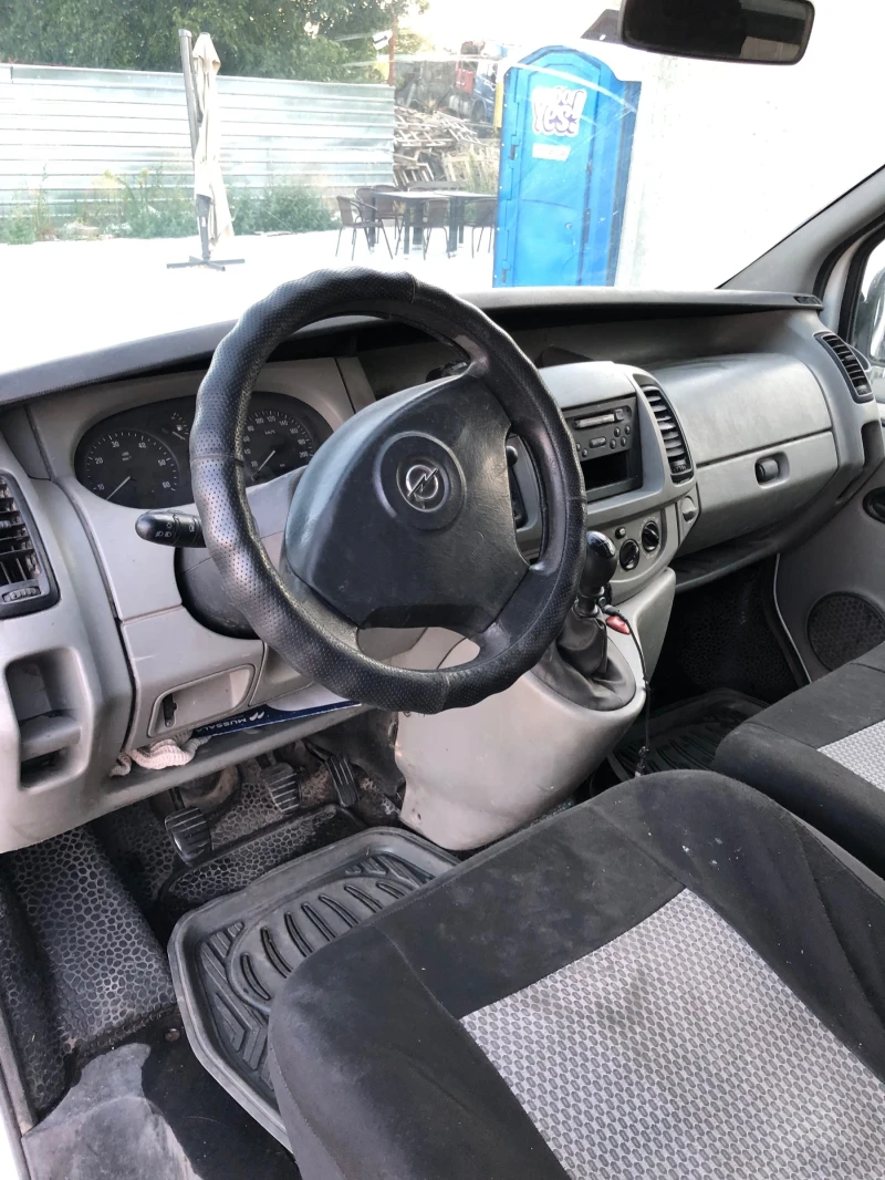 Opel Vivaro, снимка 9 - Бусове и автобуси - 47420644