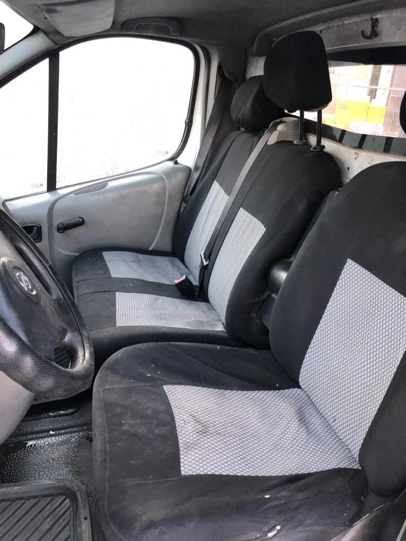 Opel Vivaro, снимка 8 - Бусове и автобуси - 47420644