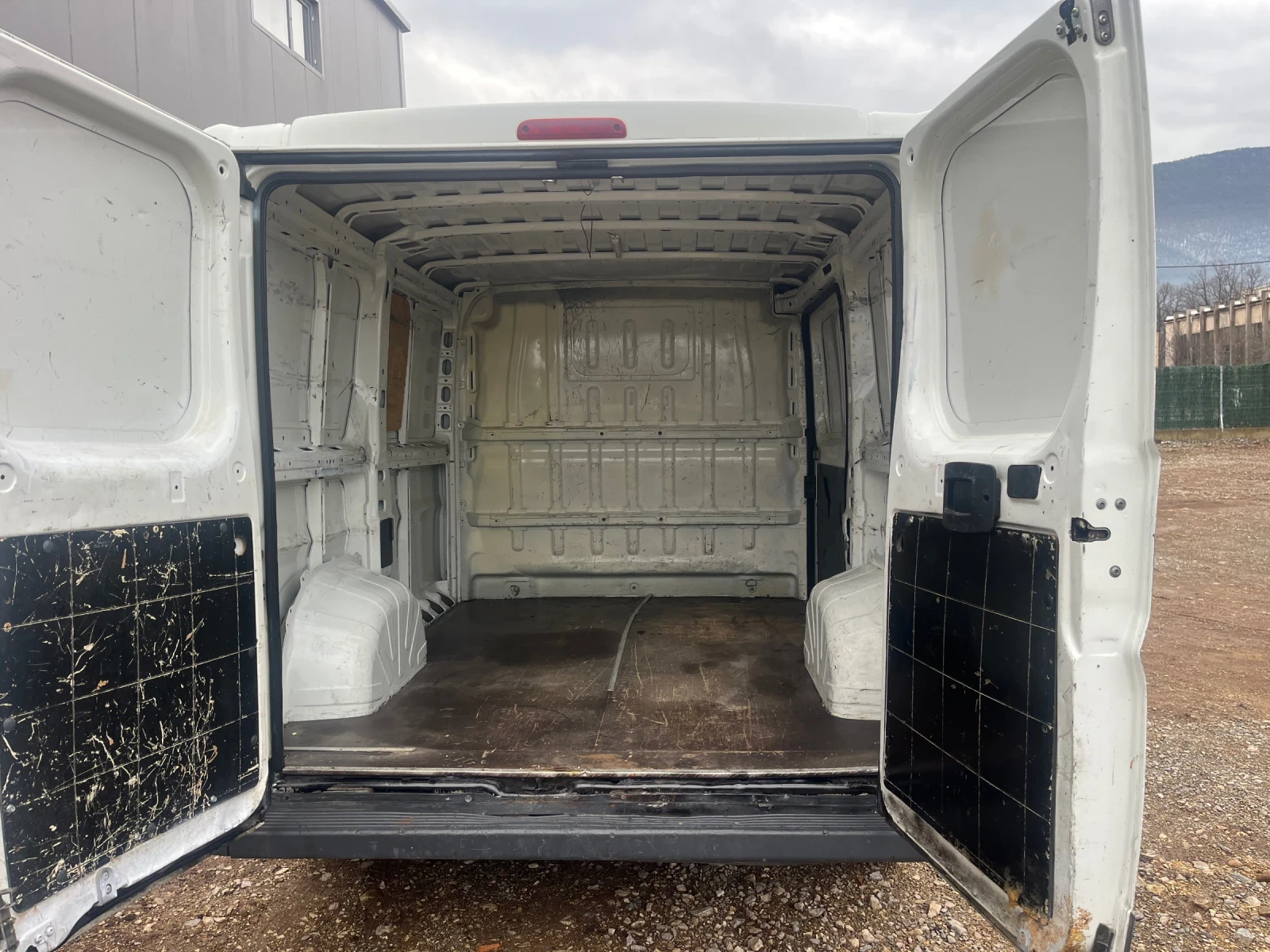 Peugeot Boxer L1H1 2.2HDI - изображение 8