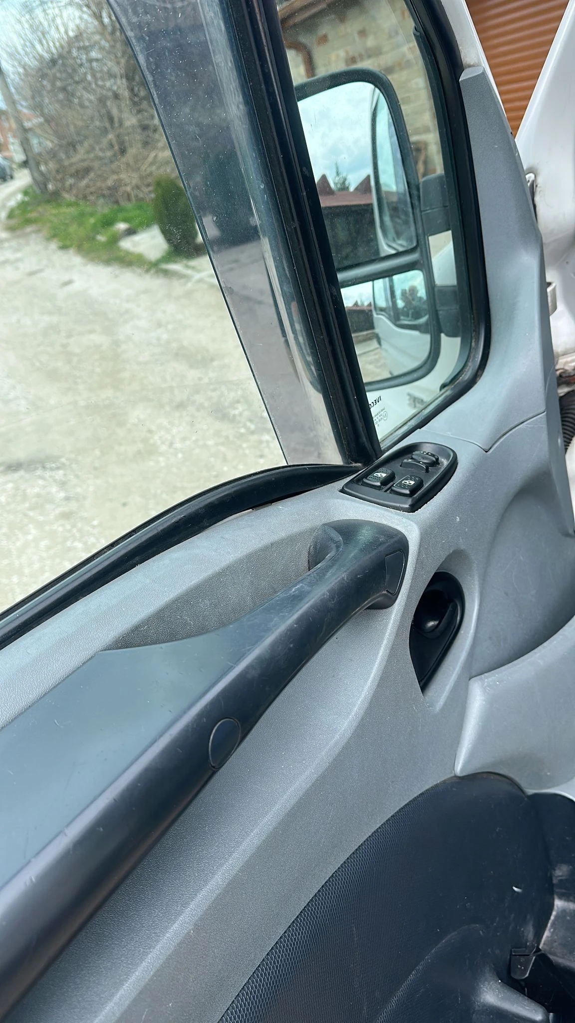 Iveco Daily 2.3, снимка 6 - Бусове и автобуси - 54038758