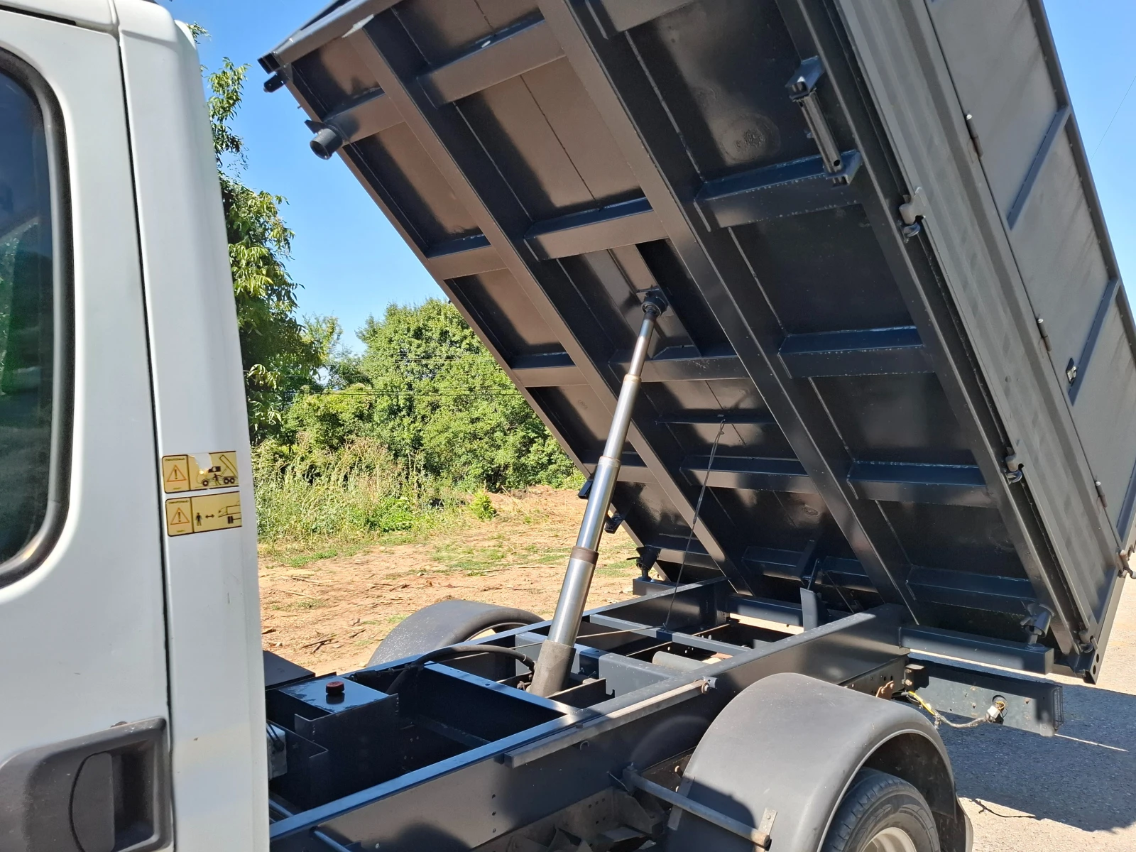 Iveco 3510 Самосвал 2.3 TDI, снимка 8 - Бусове и автобуси - 55479561