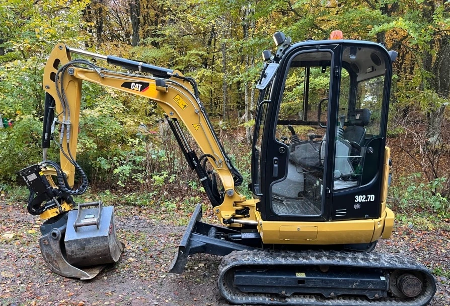 Багер JCB 302.7D, снимка 2 - Индустриална техника - 56305293