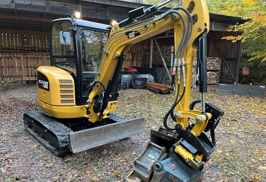 Багер JCB 302.7D